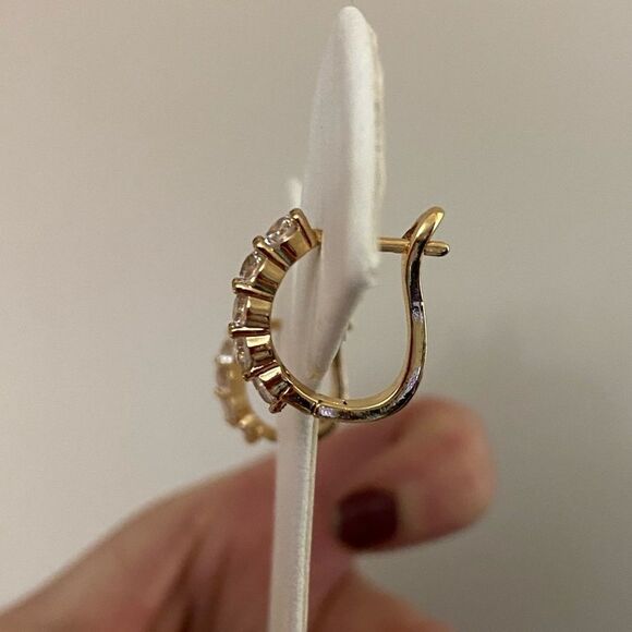 The Icon Pretty 14k Gold plated hoop earrings - Picture 7 of 10